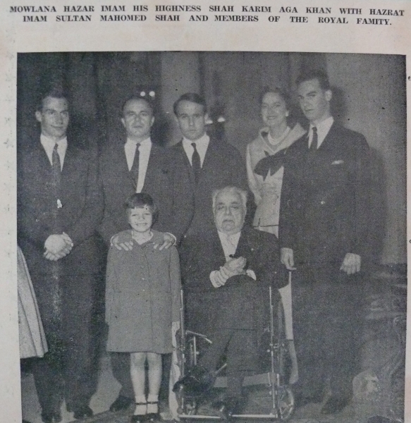 1900-2000-noorani-family-album-0277-aga-khan-iii-with-family