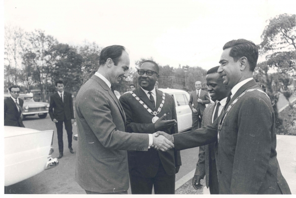 196610handshake