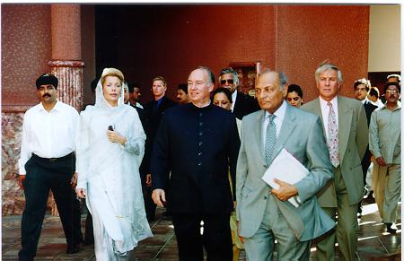 2000-12-16-pakist63