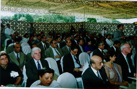2000-12-16-pakist82
