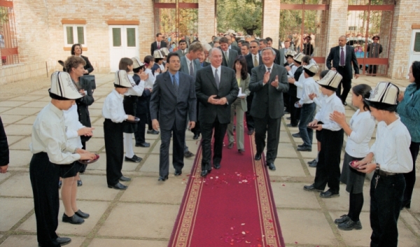 2002-oSH-sCHOOL-akes-kyrgyz-republic-24779.jpg