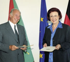 His Highness the Aga Khan and German Federal Minister for Economic Cooperation & Development, Heidemarie Wieczorek-Zeul, after t
