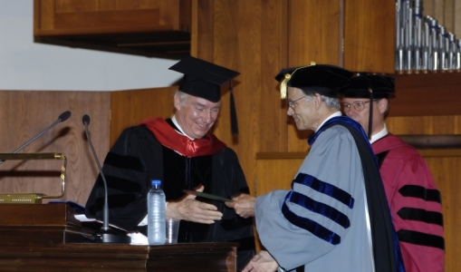 His Highness the Aga Khan receiving the degree of Doctor of Humane Letters from AUB President John Waterbury and AUB Provost Pet