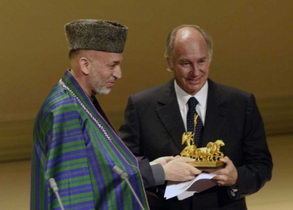 H.E. Hamid Karzai bestows Die Quadriga Award to His Highness. Source:  AKDN .2005-10-03