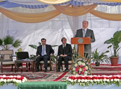 Hazar Imam speaking at the inauguration of the Ishkashim Bridge in Tajikistan