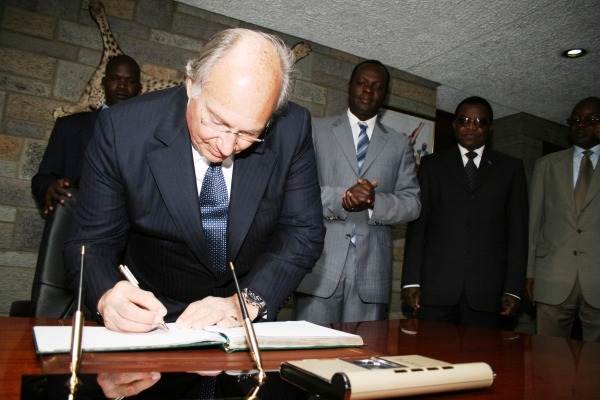 2007-08-12-nairobi-golden-jubilee8348