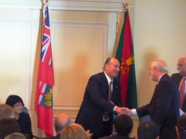 20081123-Canada-Toronto-McMaster-AKU-MOUb