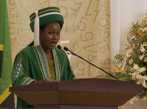 2015-02-24-tzanzania-aku-convocation9.jpg