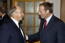 His Highness the Aga Khan meets with The Honourable Peter MacKay, Minister of Foreign Affairs.