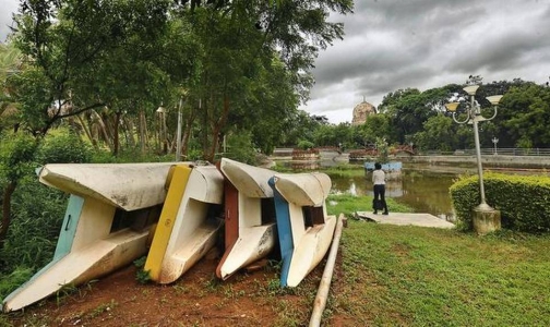 Forgotten facilities: Many facilities in Deccan Park are not functioning due to years of disuse in Hyderabad.   | Photo Credit: 