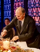 Hazar Imam cutting the cake on His 80th Birthday