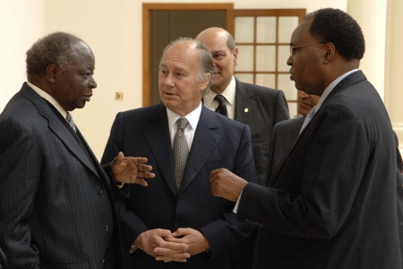 His Highness The Aga Khan Meets with His Excellency President Mwai Kibaki at State House, Nairobi, Kenya 2007-08-13