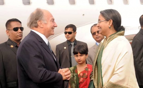 Aga Khan arrives in Dhaka 