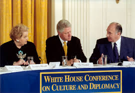 The 28 November 2000, His Highness the Aga Khan was meeting U. S. President Bill Clinton and U.S. Secretary of State Madeleine A