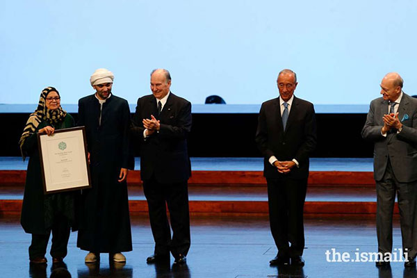 H.H. The Aga Khan with winner Mustafa Siad of Egypt. President of Portugal Marcelo de Sousa and Prince Amyn look on.  2019-03-31