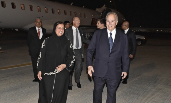 Mawlana Hazar Imam is received by Sheikha Lubna bint Khalid, Minister of State for Tolerance upon his arrival in Dubai. 