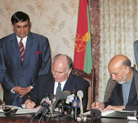 His Highness the Aga Khan and the Chairman of the Interim Authority of the Government of Afghanistan Hamid Karzai at the signing