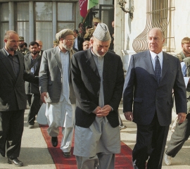 Afghan President Hamid Karzai and His Highness the Aga Khan meet in Kabul, 4 November 2002. | AKDN / Gary Otte