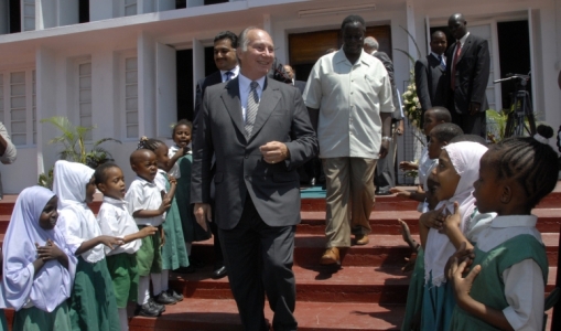 Students of the Aga Khan Foundation's Madrasa programme sing a traditional Kiswahili song for His Highness the Aga Khan.