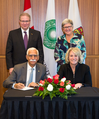 Signing a Memorandum of Understanding on Oct. 17, 2017 between the University of Calgary and the Aga Khan University, 2018-10-17 Signing a Memorandum of Understanding on Oct. 17, 2017 between the University of Calgary and the Aga Khan University, 2018-10-17