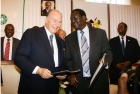  The Aga Khan (L) with Kenyan Prime Minister Raila Odinga after signing an agreement to rehabilitate Nairobi City Park 