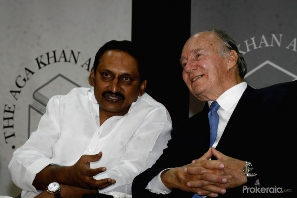 prince-karim-aga-khan-with-andhra-pradesh-chief-100169.jpg