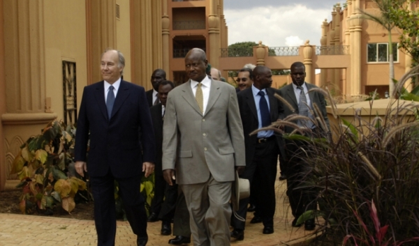 President Museveni and Aga Khan inaugurate Kampala Serena hotel  2006-11-10