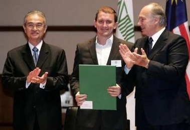 20070904reutersakaa02