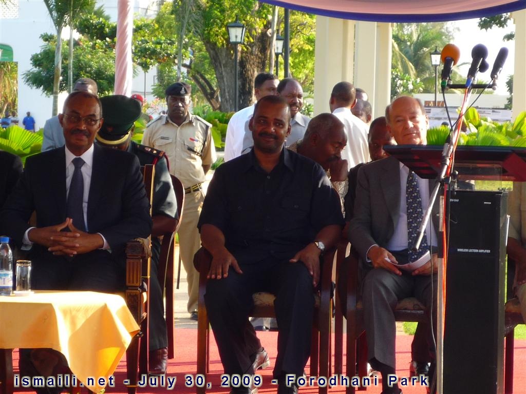 2009 07 30 Zanzibar Forodhani Park Ceremony 1010132