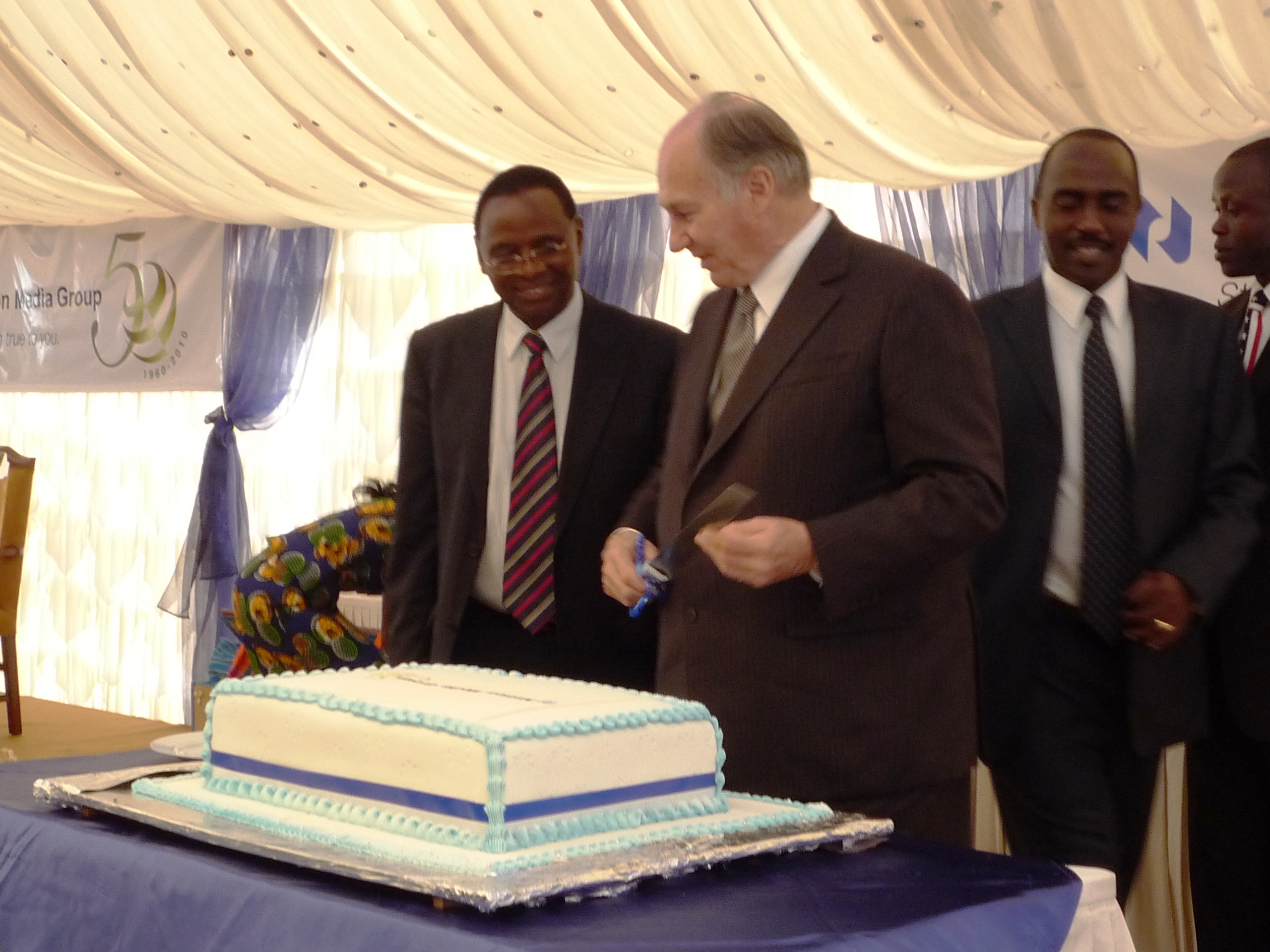 2010 03 18 And 19 Media Conference Nairobi Nation 50 Years Aga Khan Cake Cutting P1010464