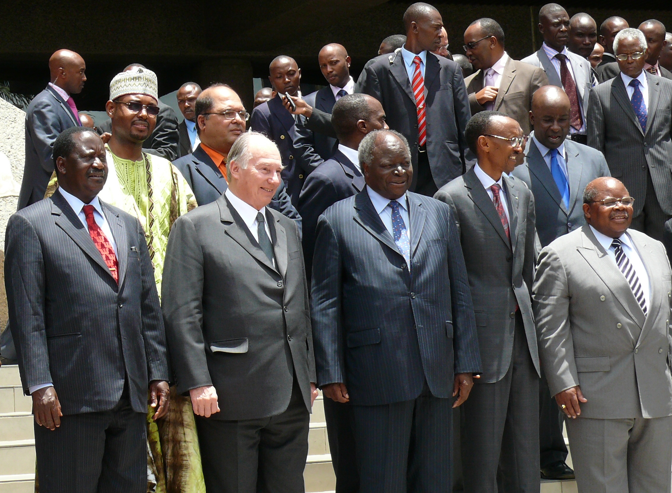2010 03 18 And 19 Media Conference Nairobi Nation 50 Years Prime Minister Raila Odinga With Aga Khan And Kibaki And Kagame And Mkapa P1090849_0