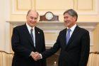 Aga Khan Attends Inauguration of Kyrgyz President, Discusses Development Activities 2011-12-02