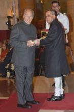Aga Khan Receives India’s Padma Vibhushan Award  2015-04-08