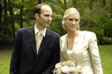 Message from Hazar Imam on the announcement of the engagement of Prince Hussain and Princess Khaliya      2006-04-26