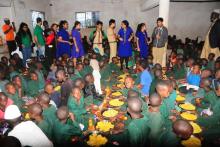 Aga Khan Ismaili Muslims share Idd with 800 orphans